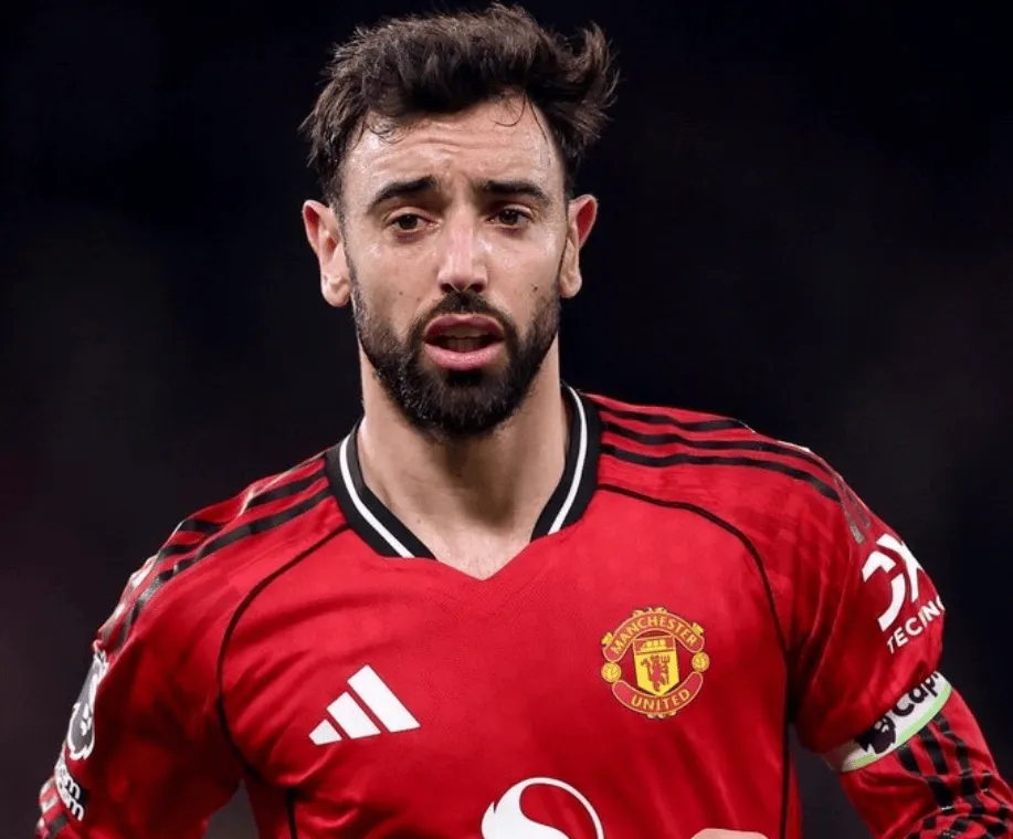 皇冠体育-B费本场送出1助攻，创造3次绝对机会，送出1个点球