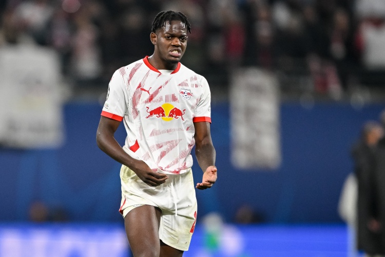 皇冠网-队报：阿森纳派球探考察莱比锡后卫卢克巴，尚未正式报价