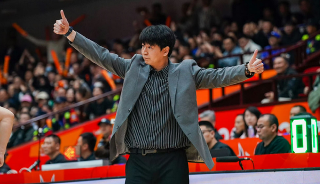 皇冠体育官网-正式官宣！2米12大外援加盟山东男篮，携手克里斯，全力冲击前四