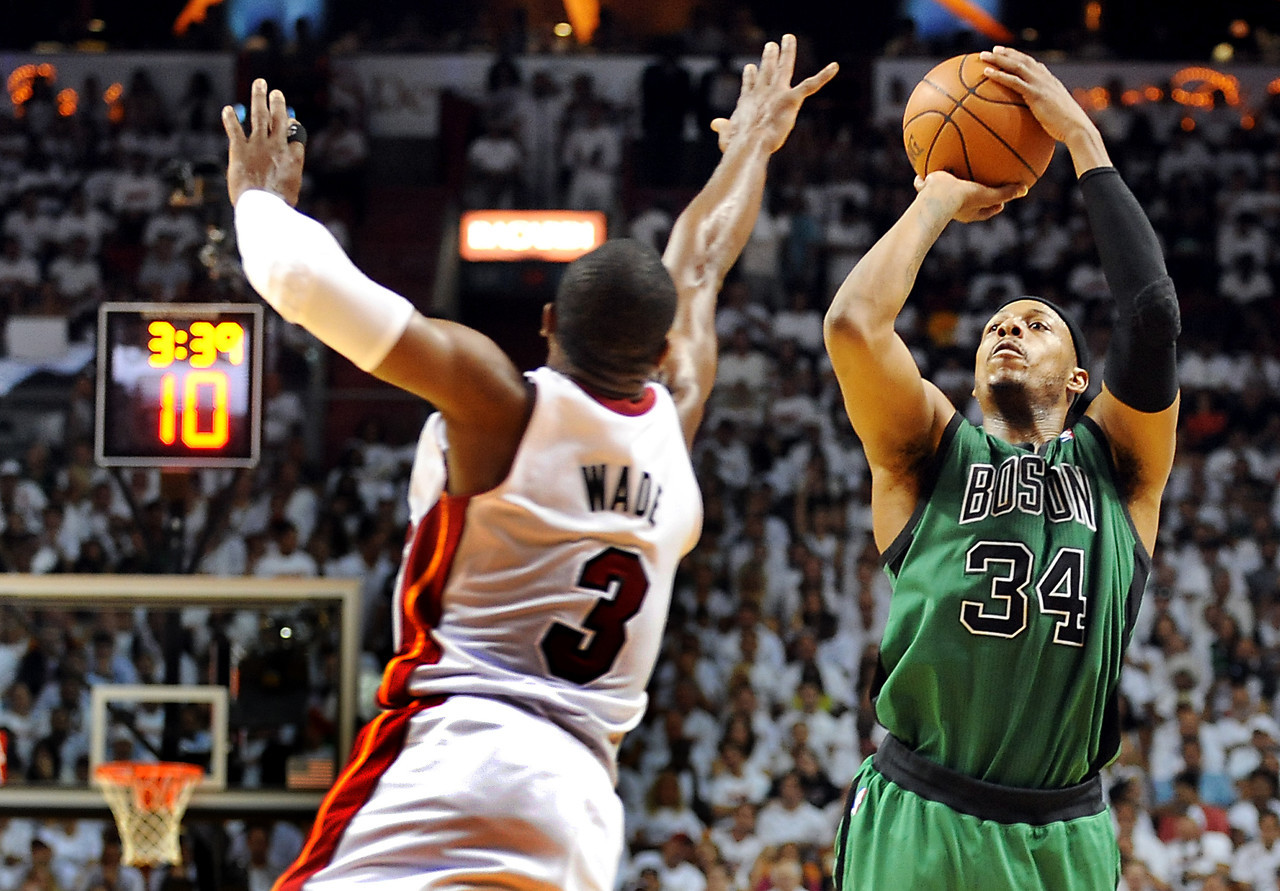 皇冠体育-皮尔斯：贝弗利总说些争议言论 韦德不该跟他吵 换我根本不搭理他